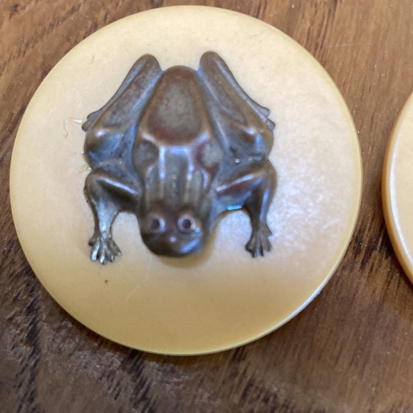 Toads on Vintage Poker Chips - Picture 2 of 4